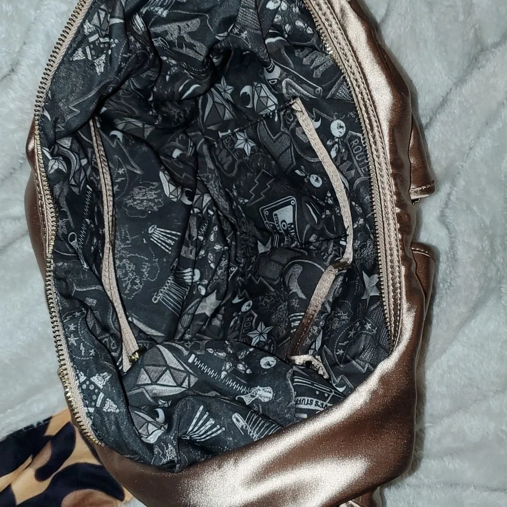 STEVE MADDEN Cole Satin Hobo Champagne